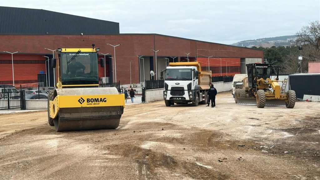 yeni-spor-salonu-cevresinde-yol-calismasi-yapildi