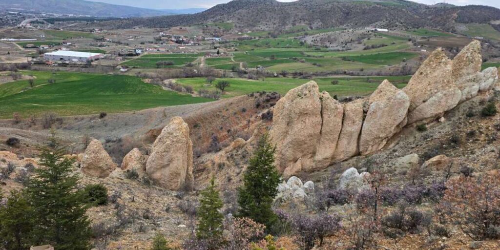 kirikkale’nin-nevsehir’i-burasi:-cin-kayalari