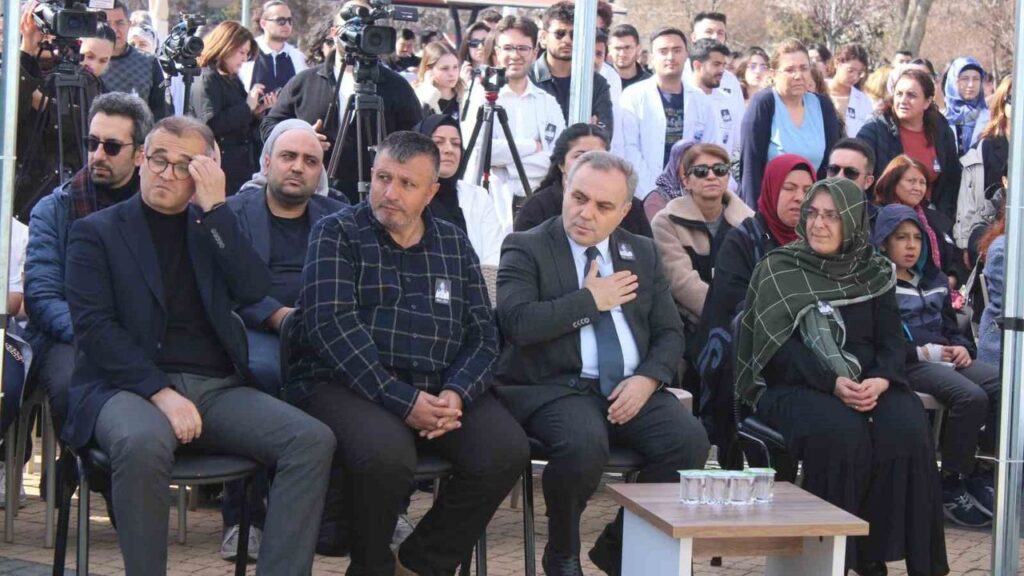 trafik-kazasinda-hayatini-kaybeden-yaren,-okudugu-fakultede-anildi