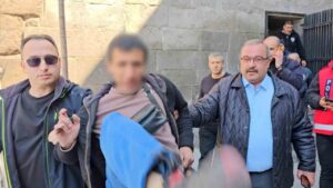 İntihardan vazgeçti, gazeteciye saldırdı
