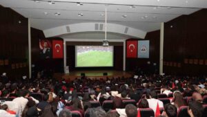 ERÜ’de milli maç heyecanı dev ekrana taşındı