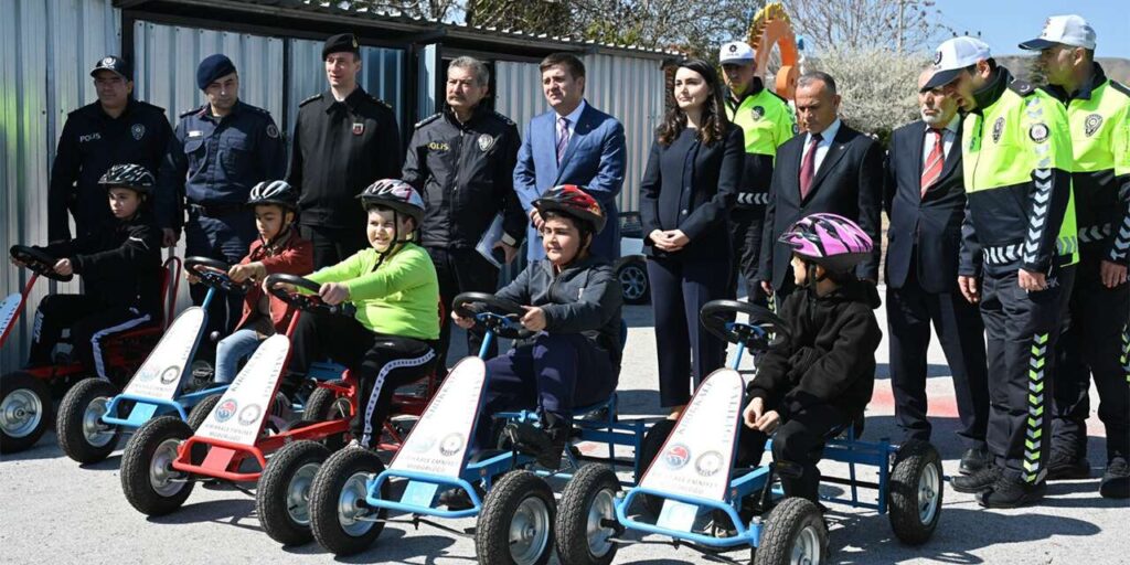 bahsili’da-miniklere-trafik-bilinci-asilaniyor