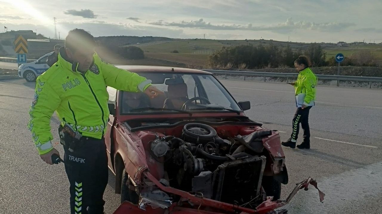 beysehir’de-otomobil-tirla-carpisti:-2-yarali