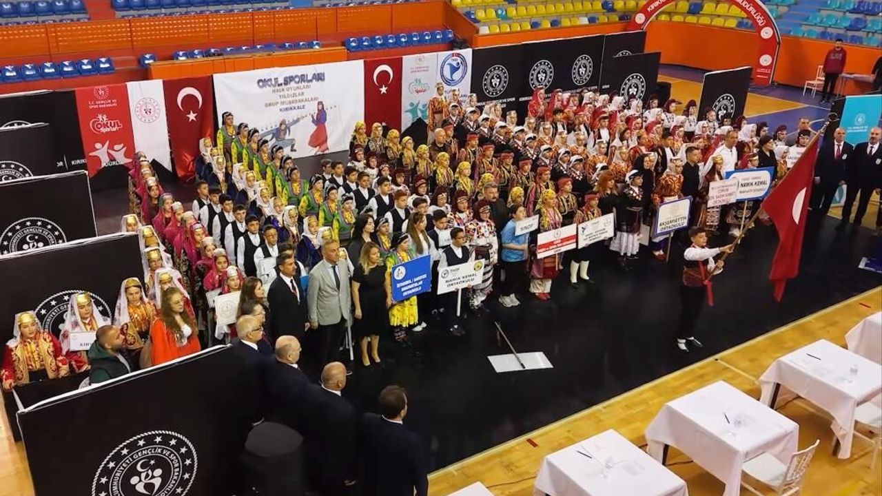 halk-oyunlariyla-kultur-sahneye-tasindi