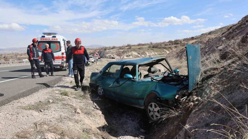 kontrolden-cikan-otomobil-karsi-seride-gecti:-1-yarali