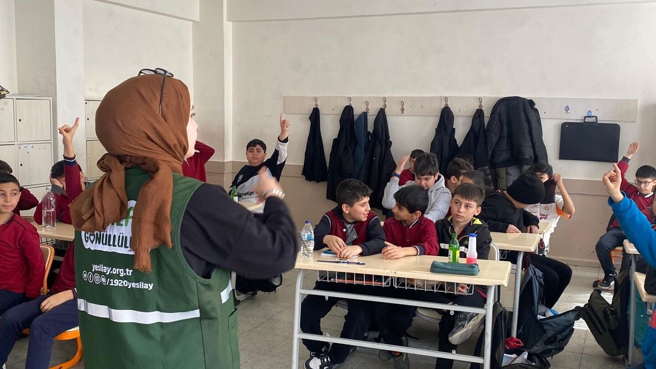 yesilay’dan-kirikkale’de-ogrencilere-saglikli-yasam-egitimi