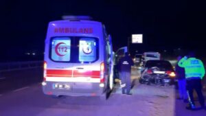 İki otomobil çarpıştı: 2 yaralı