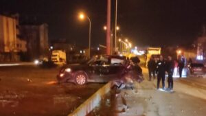 Tır ile otomobil çarpıştı: 2 yaralı