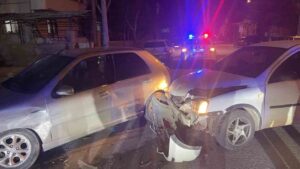 İki otomobilin çarpışması kameraya yansıdı: 1 yaralı