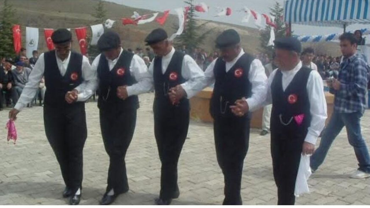 kirikkale’nin-halk-oyunlari-kulturu-dikkat-cekiyor