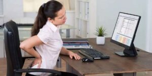 Masabaşı çalışanlar dikkat! Bel fıtığı kapınızı çalmasın