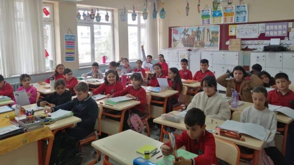 yahsihan’da-ogrenciler-“harizmi”-ile-bilimle-bulustu