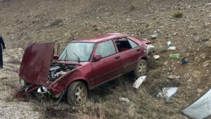 beysehir’de-devrilen-otomobildeki-5-kisi-yaralandi