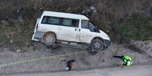 kirikkale’de-isci-servisi-kamyonla-carpisti-sarampole-devrildi!