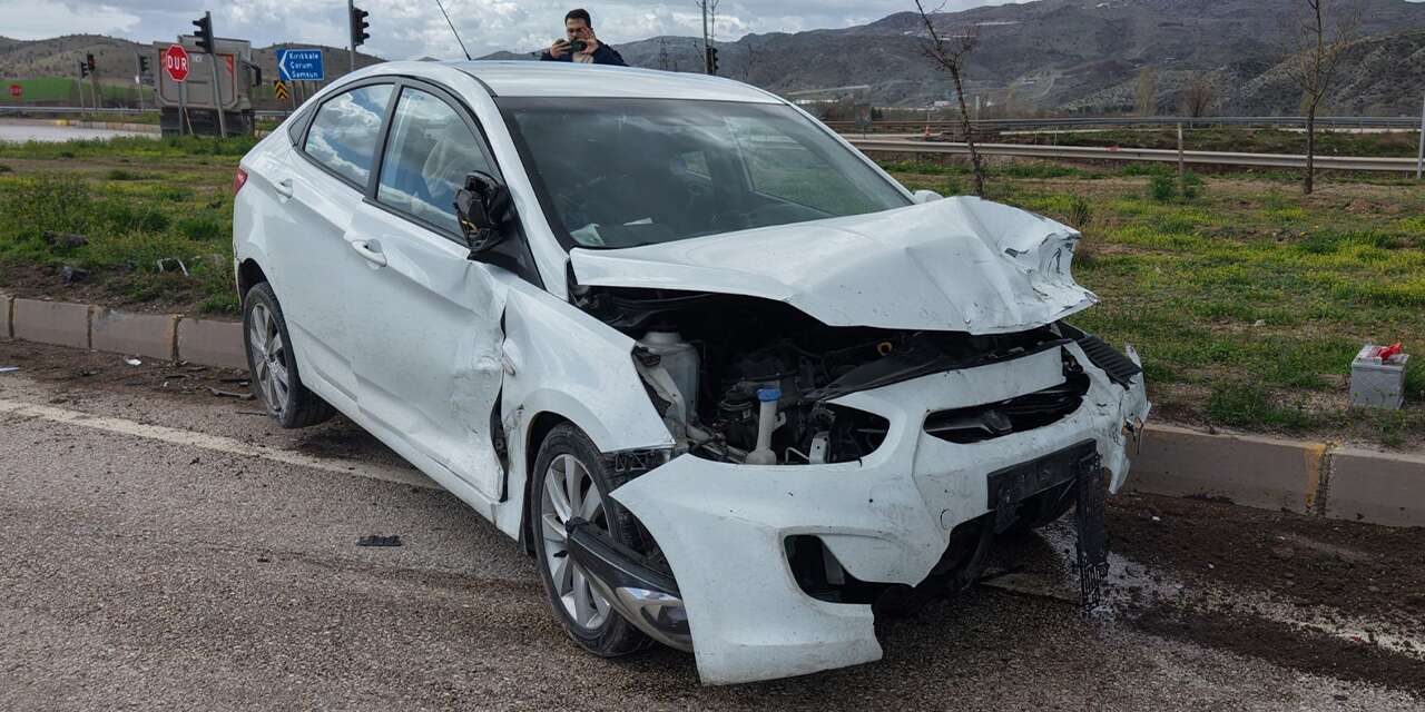 kirikkale’de-3-arac-birbirine-girdi:-7-kisi-yaralandi!