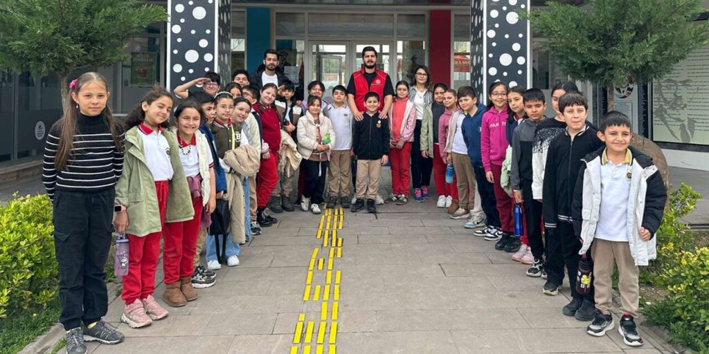 genclik-merkezi-kapilarini-ogrencilere-acti