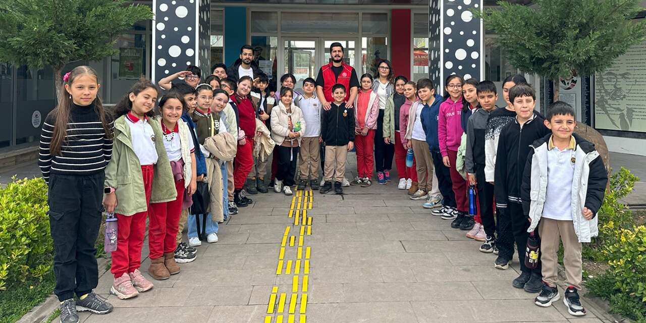 genclik-merkezi-kapilarini-ogrencilere-acti