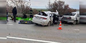 polatli’da-iki-otomobil-kafa-kafaya-carpisti:-4-olu