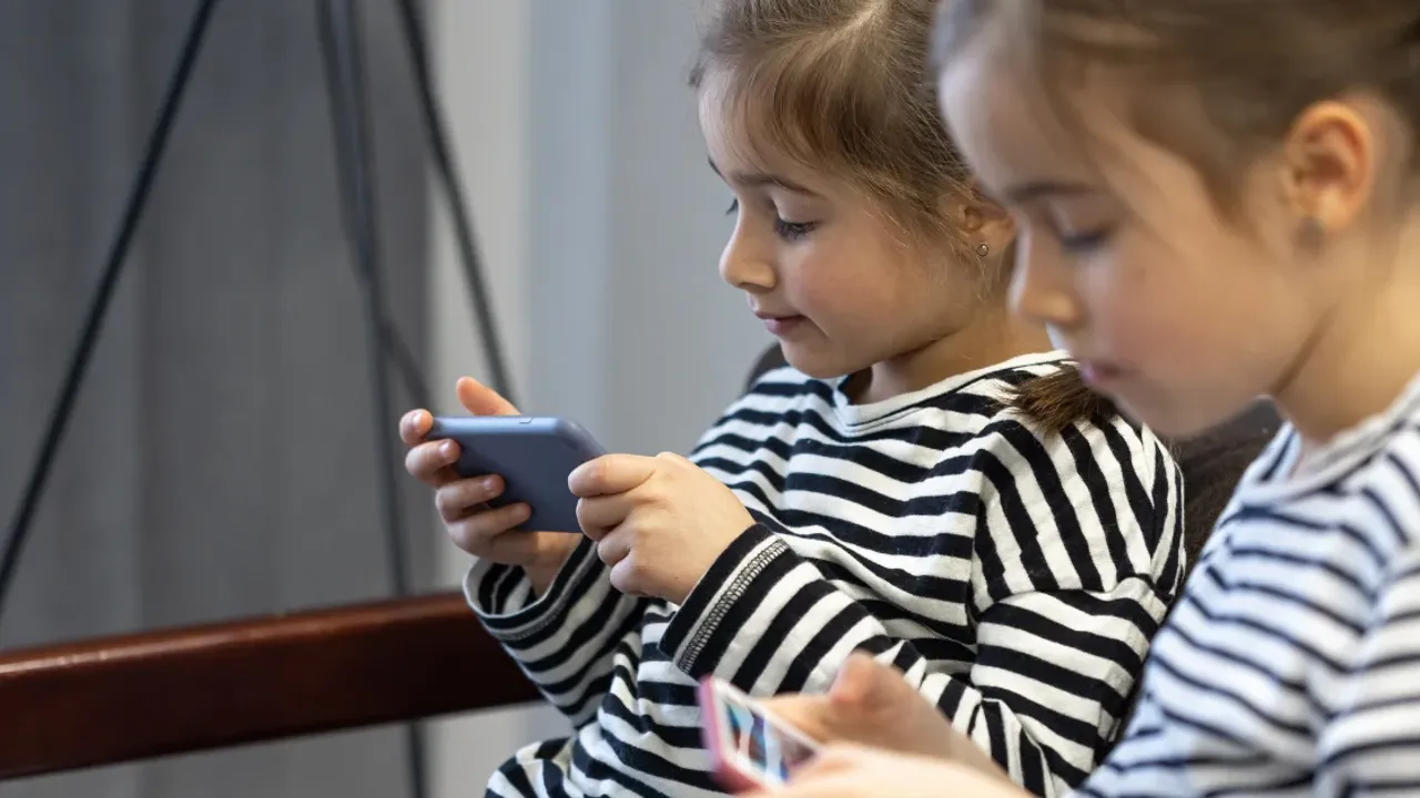 sosyal-medyaya-15-yas-siniri-geliyor