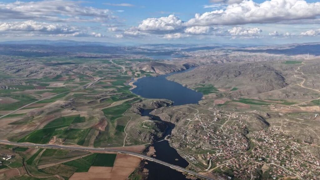 baraj-doldu,-tarim-arazileri-suya-doydu:-ciftci-verimli-sezon-bekliyor