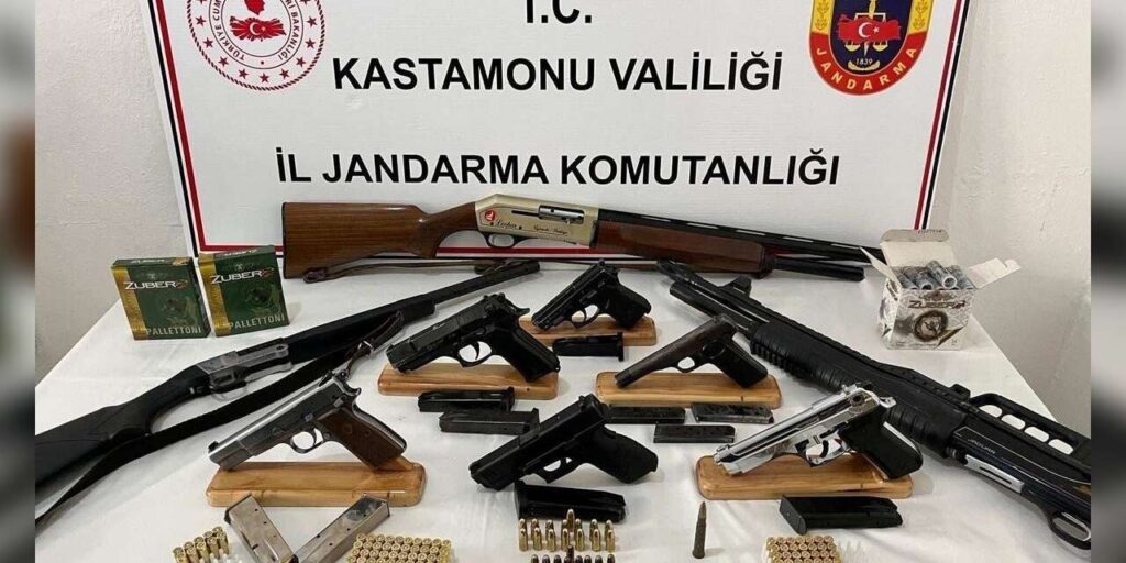 kastamonu’da-cok-sayida-silah-ele-gecirildi:-7-gozalti