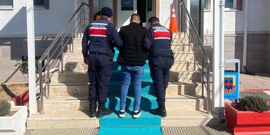 aranan-sahis-jandarma-operasyonuyla-yakalandi