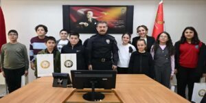 emniyet’te-bayram-havasi:-gelecegin-polisleri-mudur-isik’i-ziyaret-etti