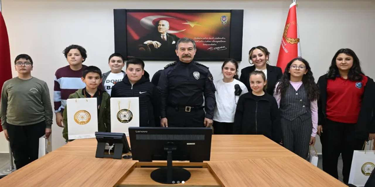 emniyet’te-bayram-havasi:-gelecegin-polisleri-mudur-isik’i-ziyaret-etti