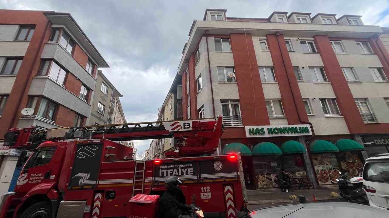 pide-salonunun-bacasinda-cikan-yangin-korkuttu