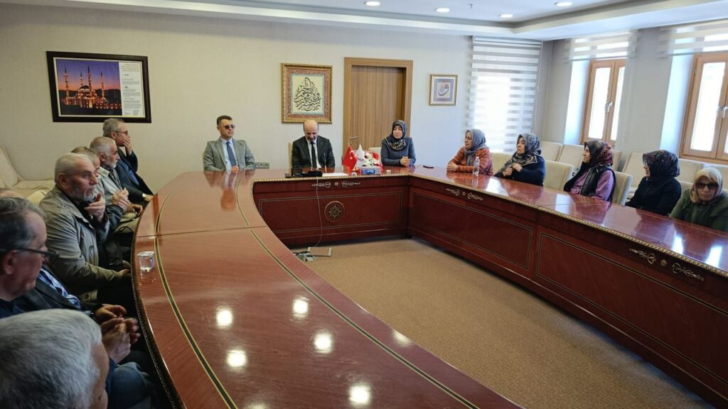 sehit-yakinlari-ve-gazilerden-muftuluge-ziyaret