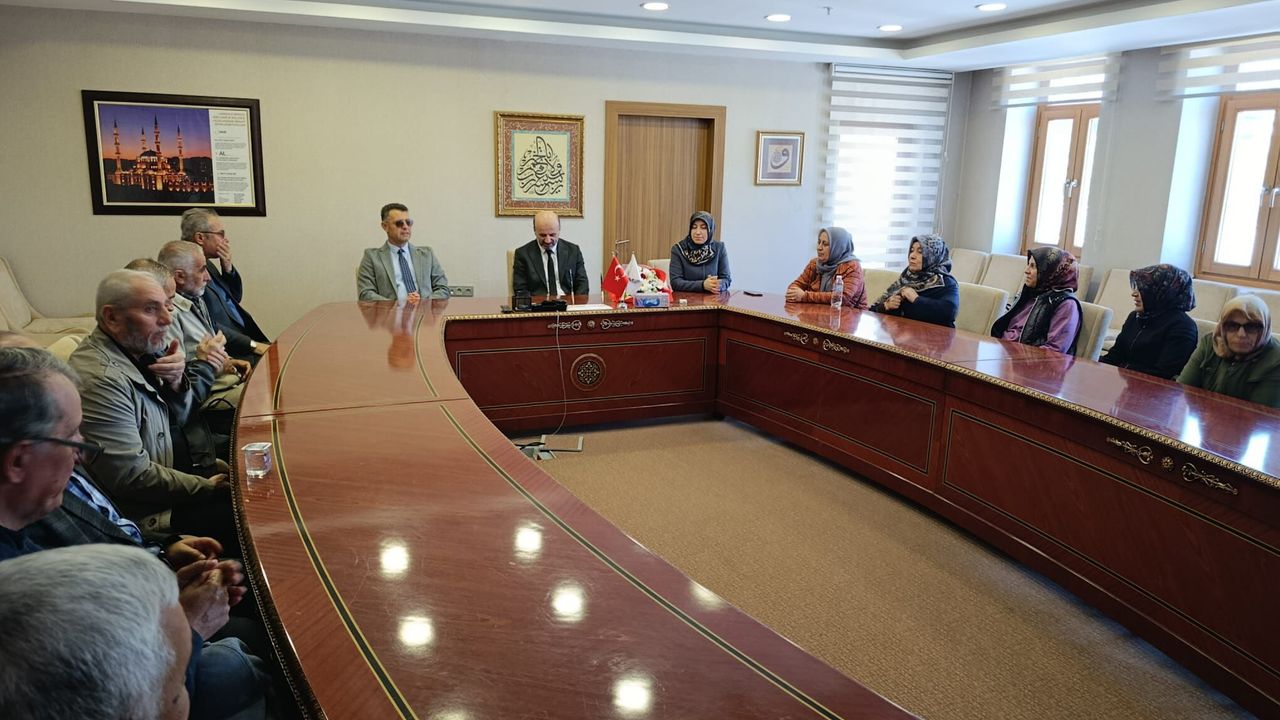 sehit-yakinlari-ve-gazilerden-muftuluge-ziyaret