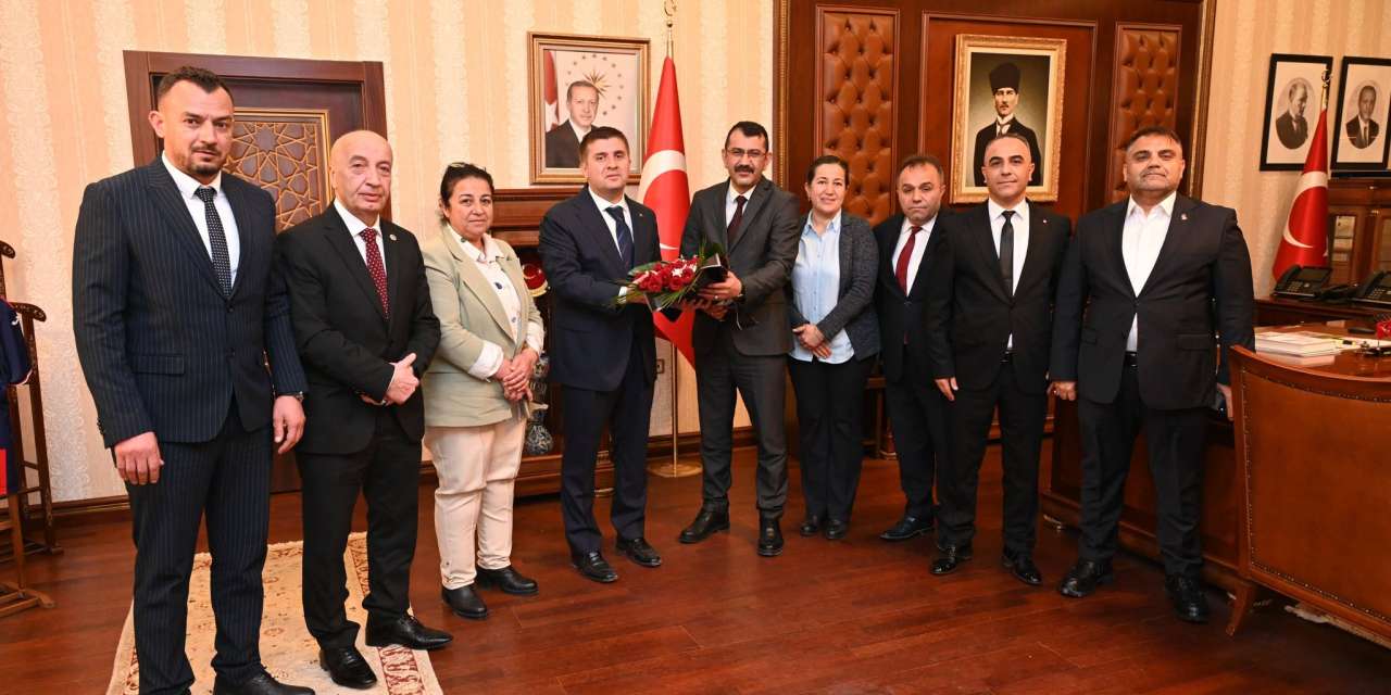 valilikte-yogun-ziyaret-trafigi:-kirikkale-valisi-sariibrahim-konuklarini-agirladi