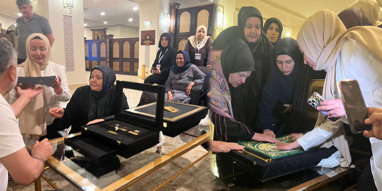 kirikkaleli-kafilenin-gozyaslari-mekke’de-sel-oldu!-kabe-ortusune-yuz-surduler