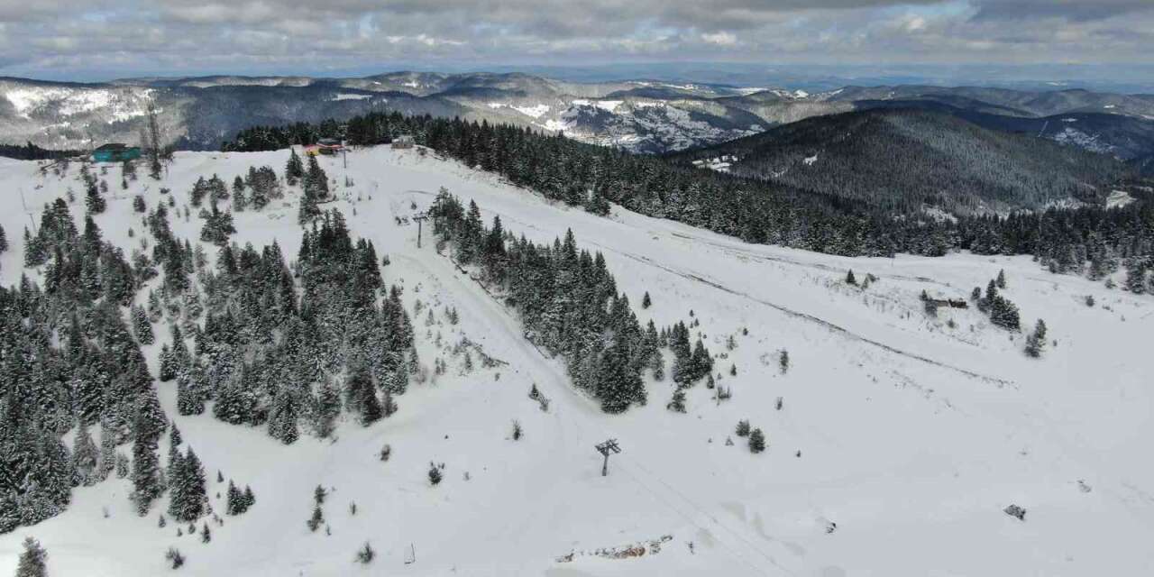 kar-geri-dondu:-nisan-ayinda-kisi-aratmayan-manzara