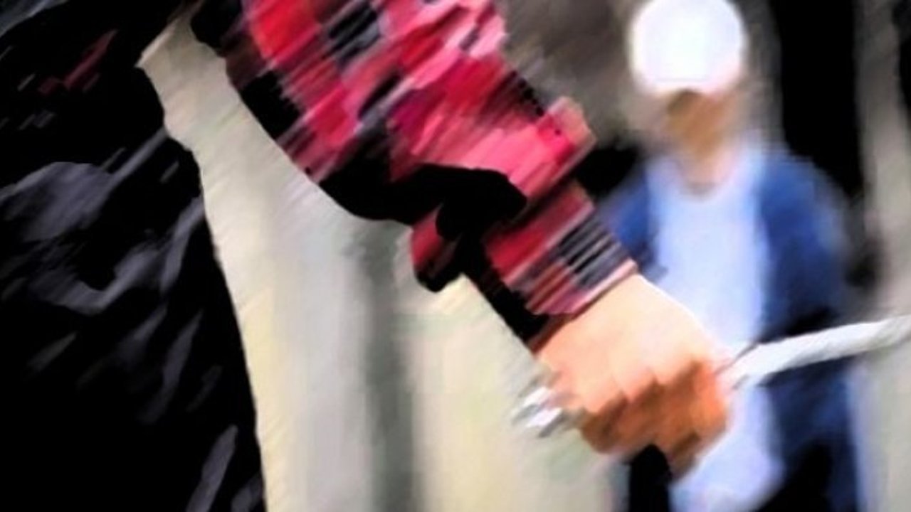 grup-kavgasinda-bicaklar-konustu:-2-yarali