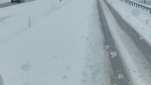 karayollari-ekipleri-kar-mesaisinde