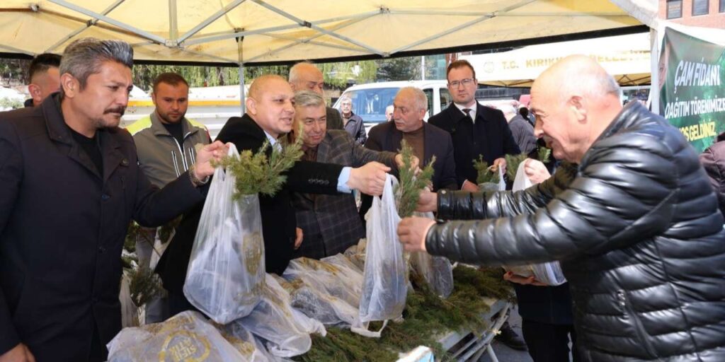 kirikkale’de-20-bin-cam-fidani-ucretsiz-dagitildi