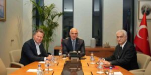 bakan-ersoy,-avrupa-tur-operatorleriyle-bir-araya-geldi
