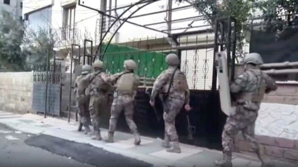 deas-teror-orgutune-56-ilde-operasyon:-525-supheli-yakalandi