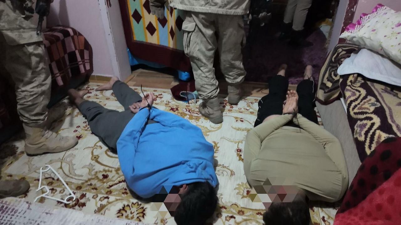 deas-operasyonunda-3-tutuklama