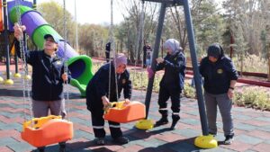 parklarda-hummali-temizlik-mesaisi