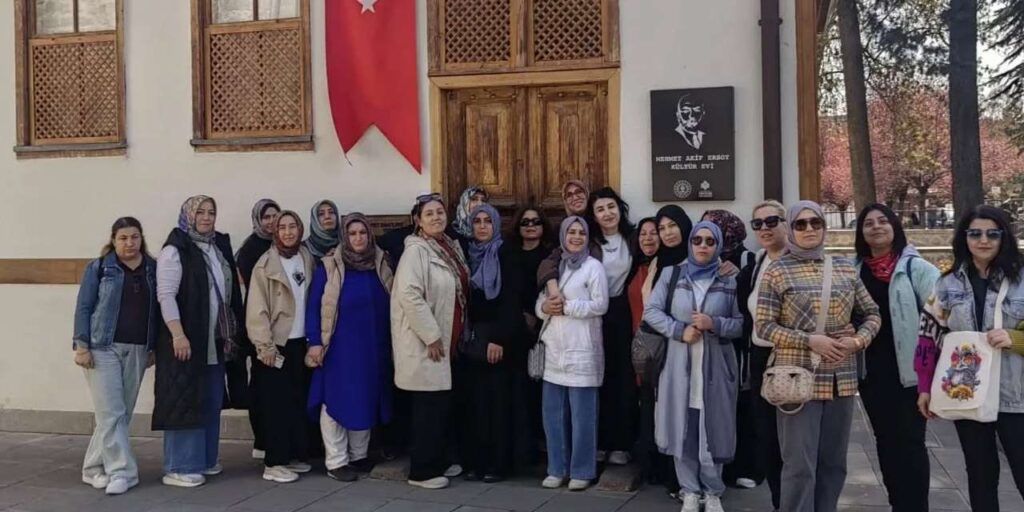 kirikkaleli-kadinlar-baskent-turuna-cikti