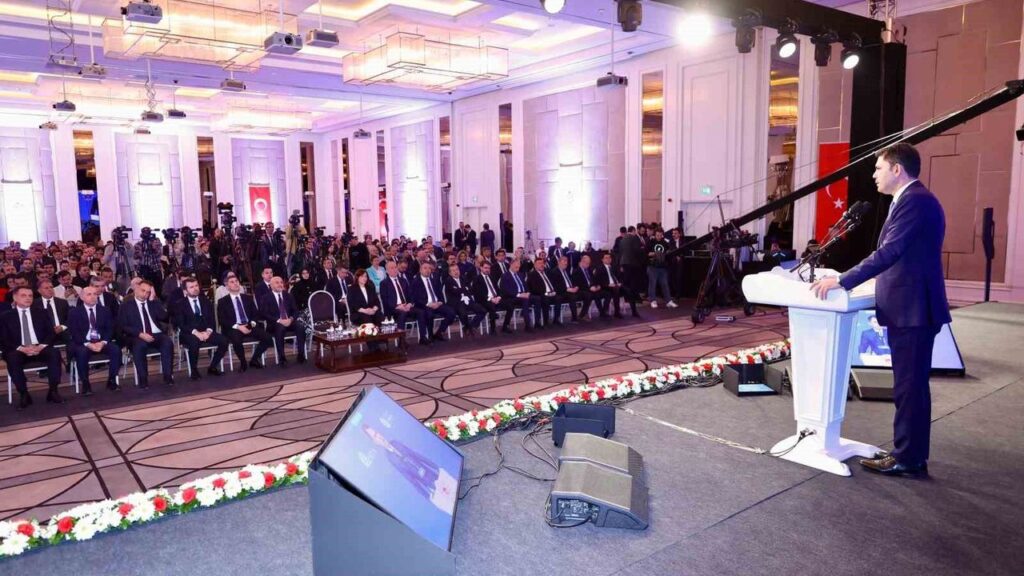 bakan-kurum:-‘istikrarsizlik-sureci-ve-iklim-degisikligi-ekolojik-beka-meselesidir’