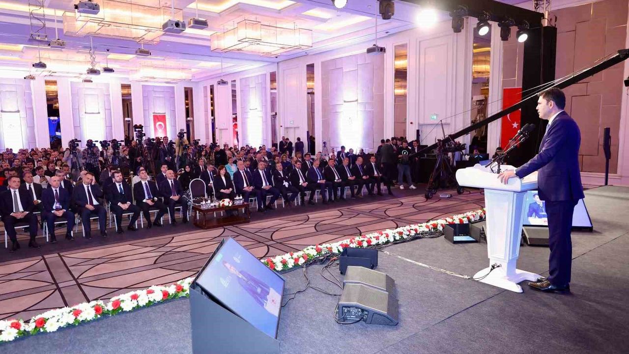 bakan-kurum:-‘istikrarsizlik-sureci-ve-iklim-degisikligi-ekolojik-beka-meselesidir’