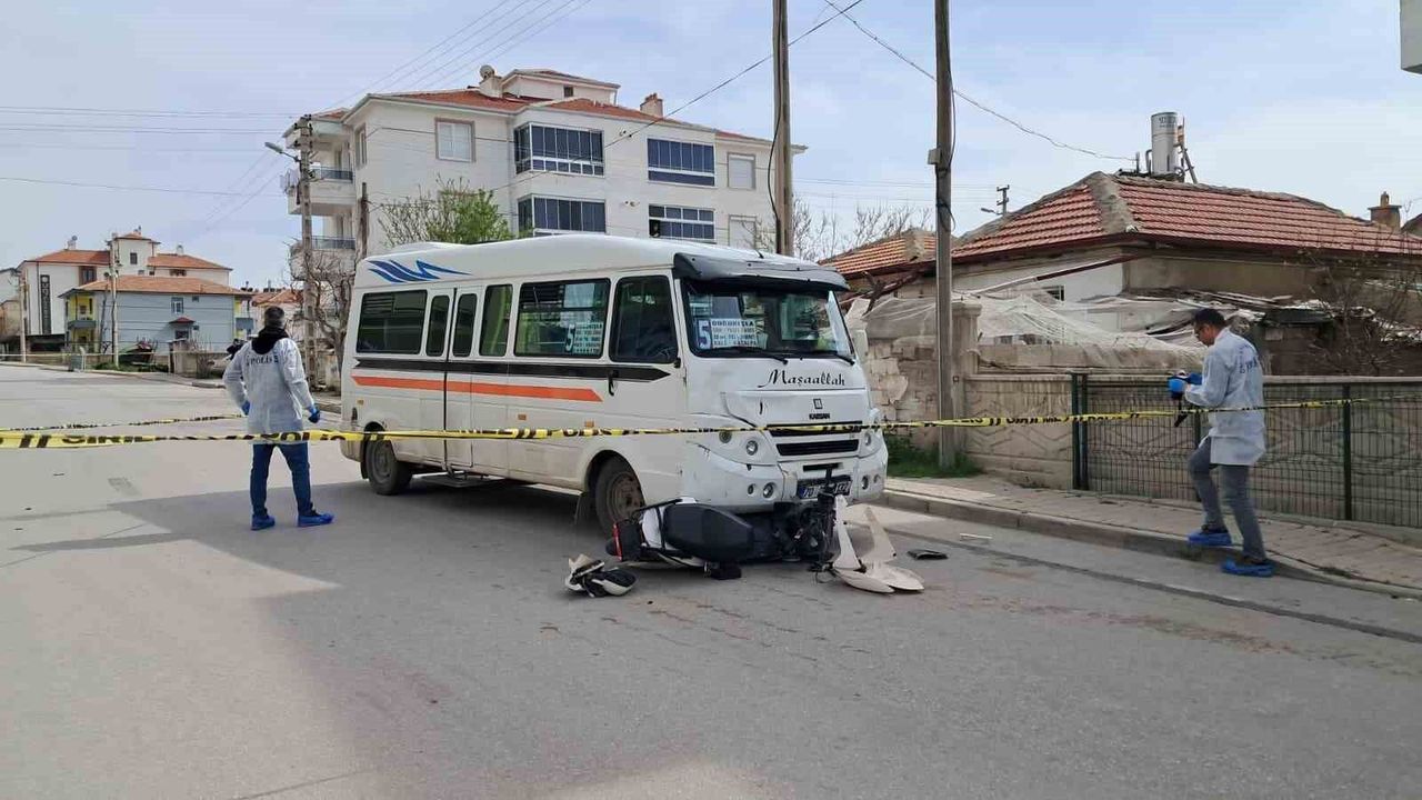 minibusun-carptigi-elektrikli-bisikletteki-2-cocuk-agir-yaralandi