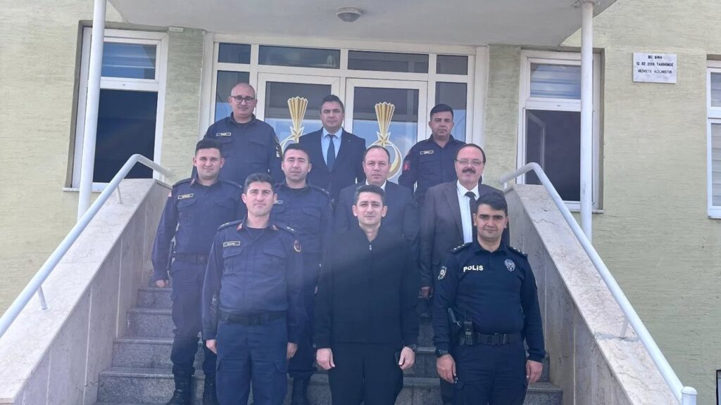 kaymakam-kayaturk’ten-jandarmaya-ziyaret