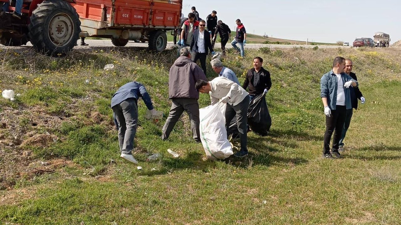 karakecili’de-1-ton-atik-toplandi