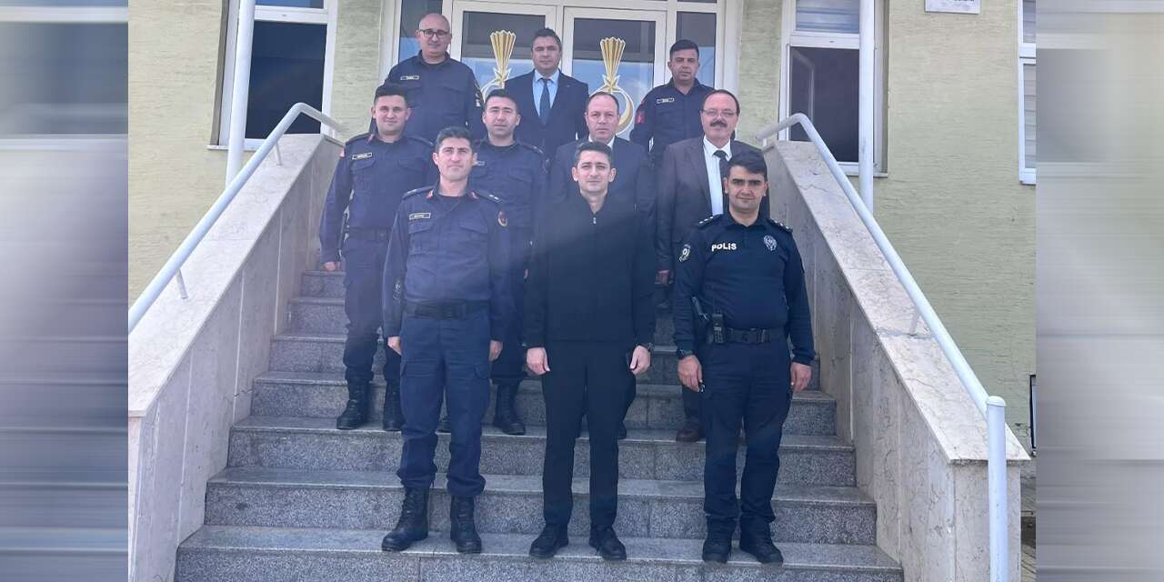 kaymakam-kayaturk’ten-jandarma-komutanligina-ziyaret