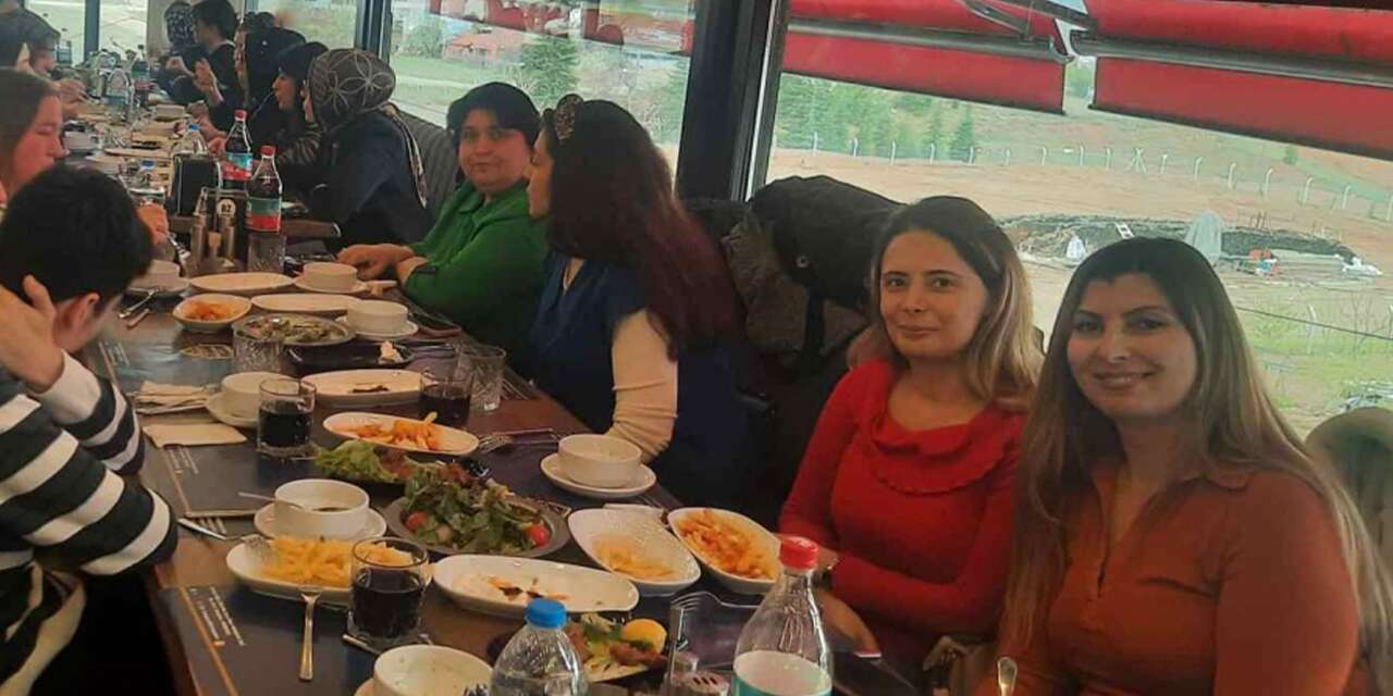 eksen-saglik-uyeleri-yemekte-bulustu