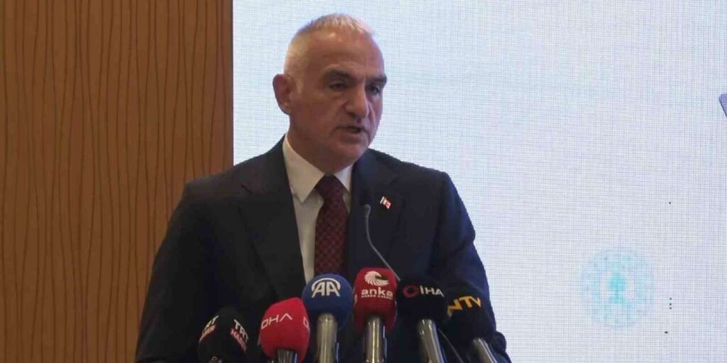 bakan-ersoy:-“turizm-sahasinda-gelirlerimizi-2017-yilina-kiyasla-yuzde-109-artirdik”